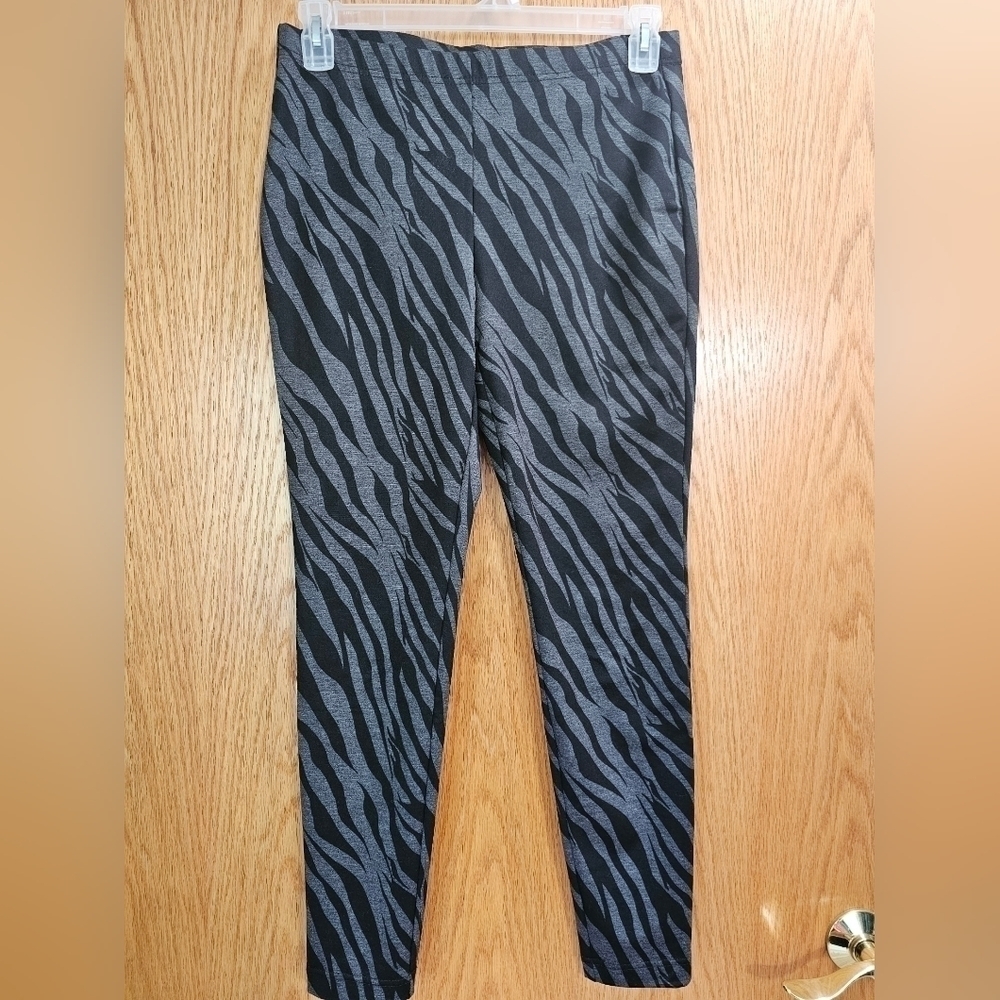 Chicos Faboulously Slimming Pants sz 1 (8)